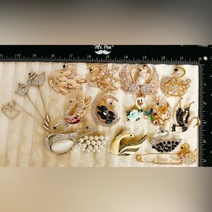 Lot of 17 Vintage Style Swan Brooches & Pins Crystal Rhinestone Enamel Pearl Set